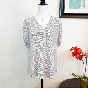 🍋 Adrianna Papell • Women's Printed V-Neck Top w/Puffy Elbow Sleeves Size L